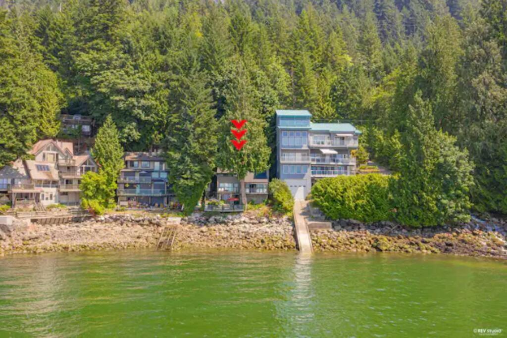 Waterfront Cottage With Superb Coastline Views West Vancouver Eksteriør billede