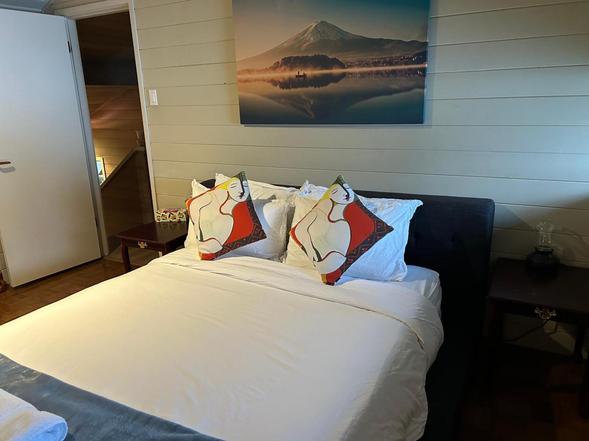 Waterfront Cottage With Superb Coastline Views West Vancouver Eksteriør billede
