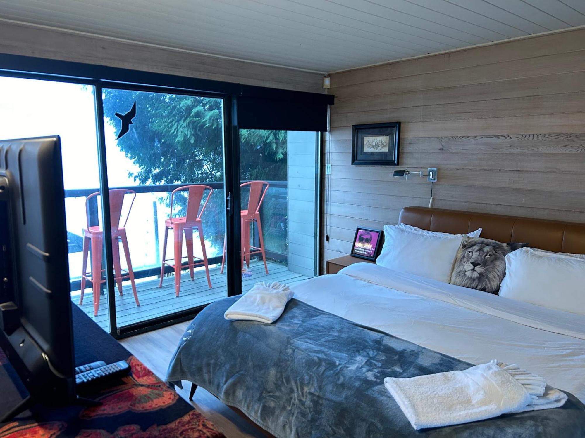 Waterfront Cottage With Superb Coastline Views West Vancouver Eksteriør billede