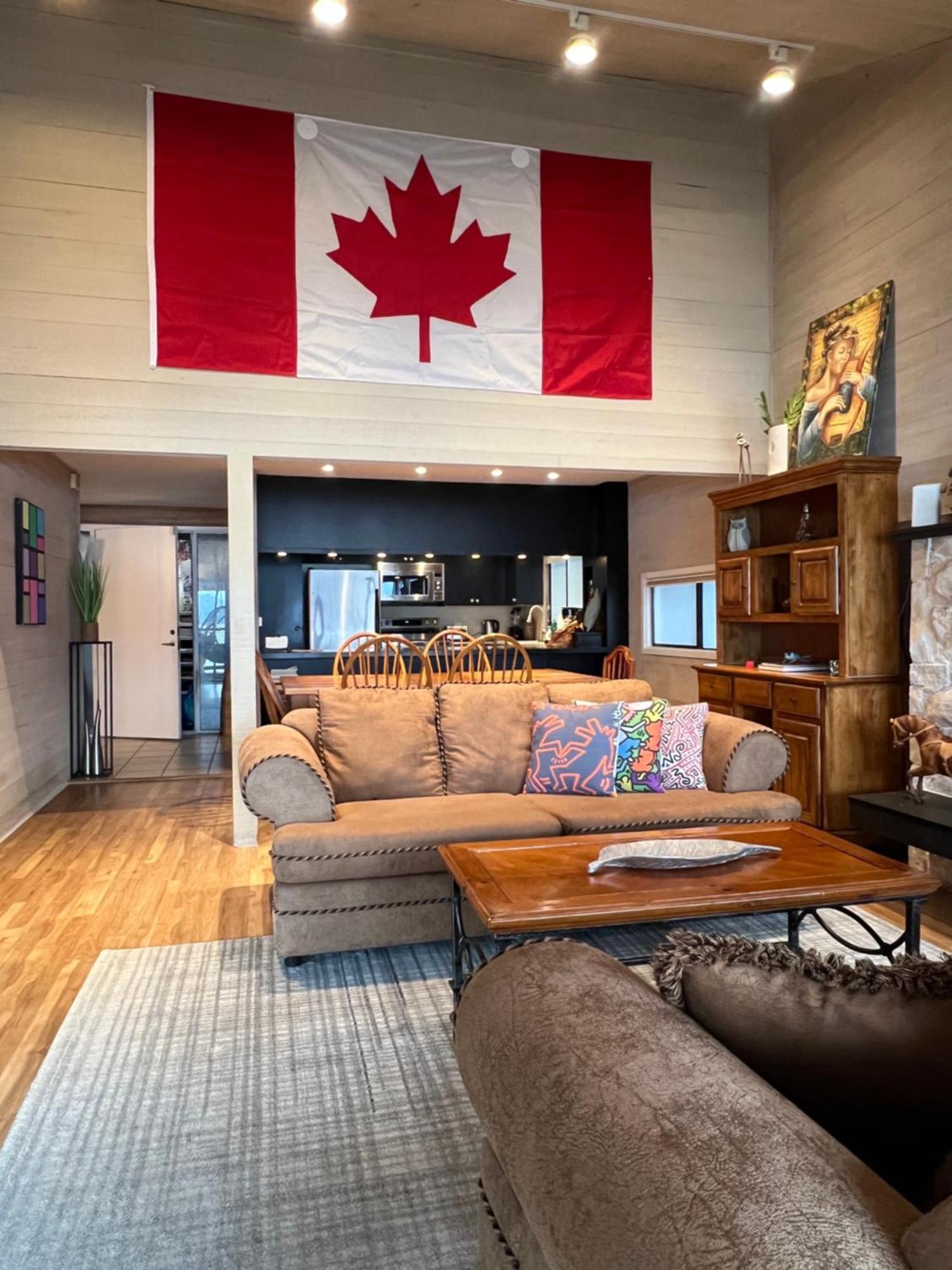Waterfront Cottage With Superb Coastline Views West Vancouver Eksteriør billede